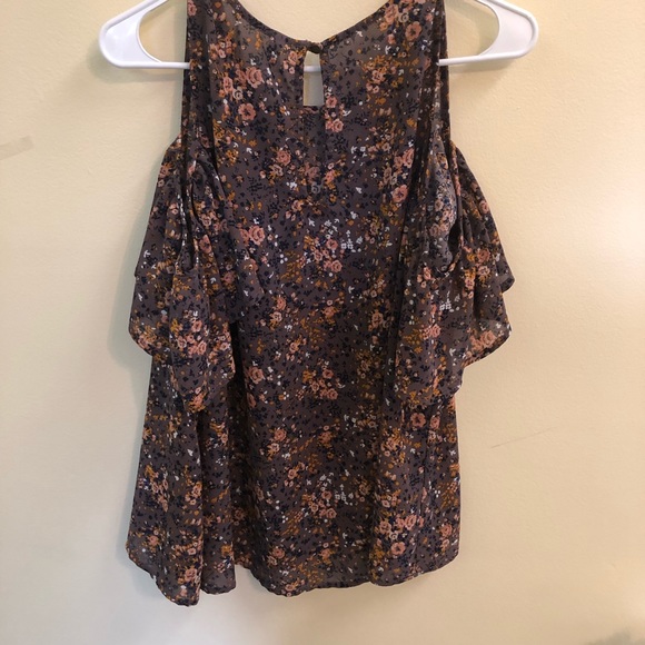 Cold shoulder floral blouse - Picture 2 of 2